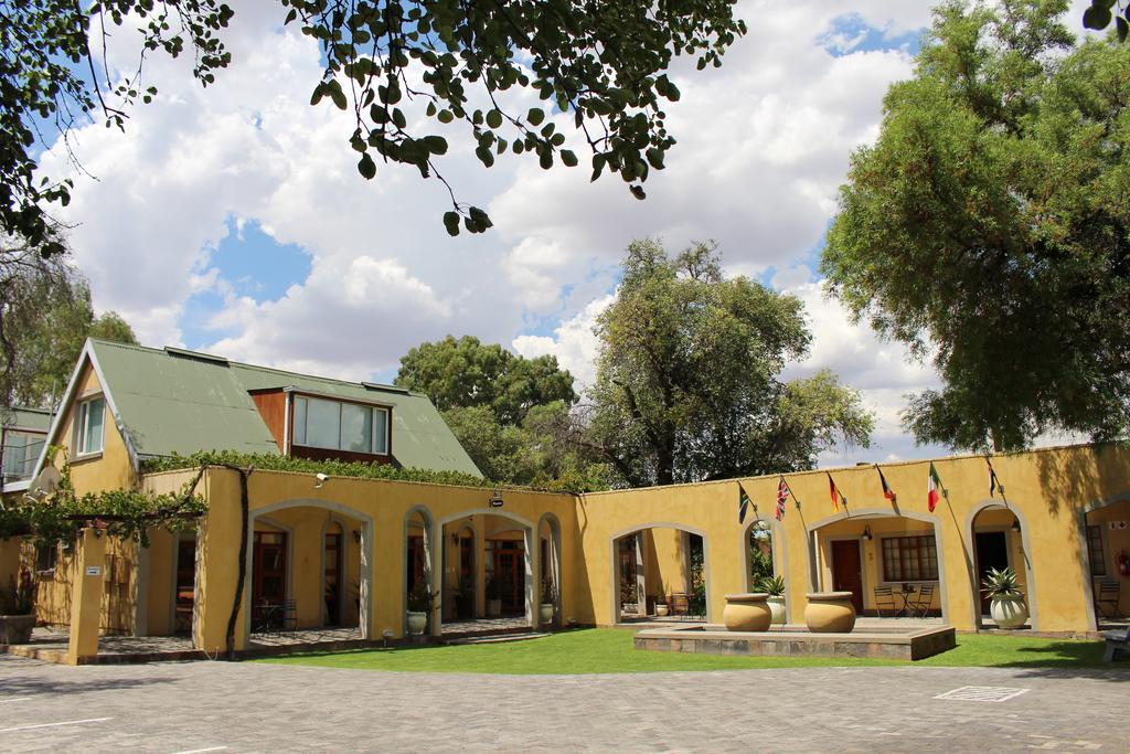 17 On Bird Guest House Beaufort West Exterior foto