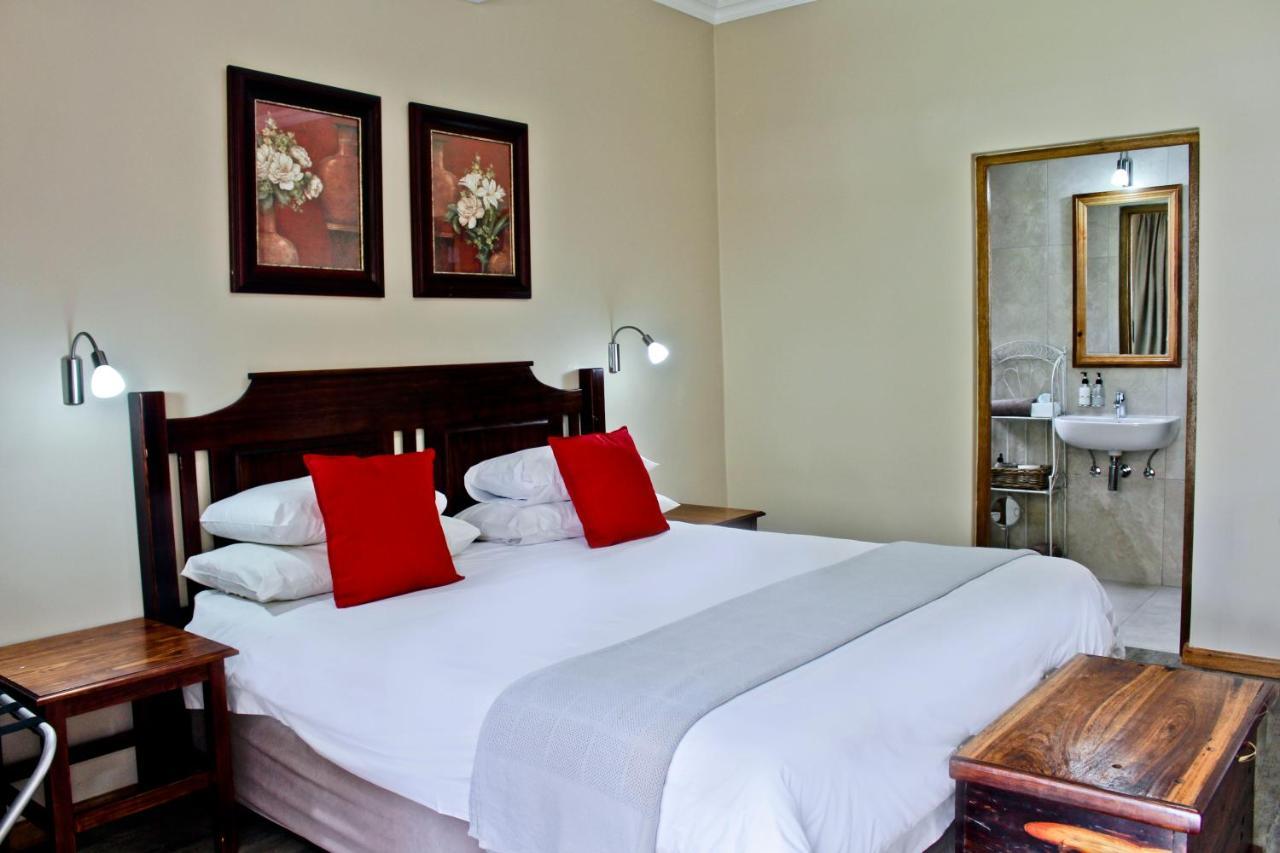 17 On Bird Guest House Beaufort West Exterior foto
