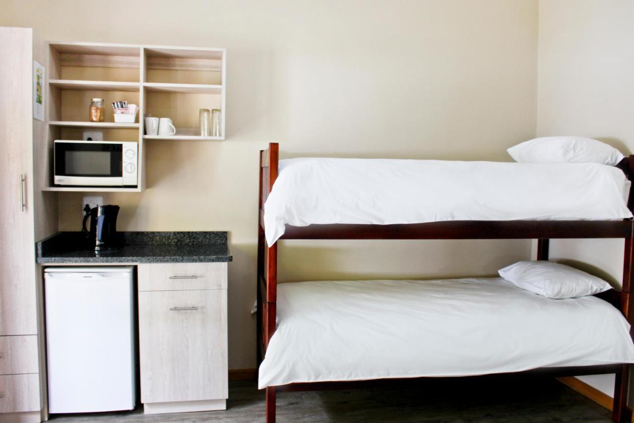 17 On Bird Guest House Beaufort West Exterior foto